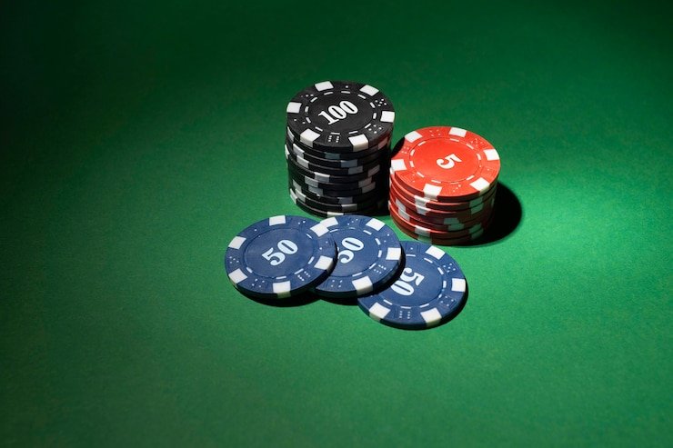 warungplay link Teen Patti dealer handling cards at table